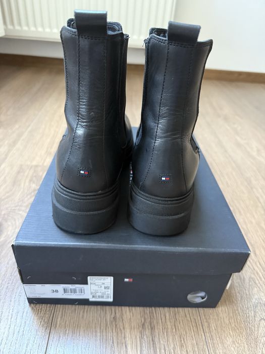 Botki Sztyblety damskie Tommy Hilfiger 38