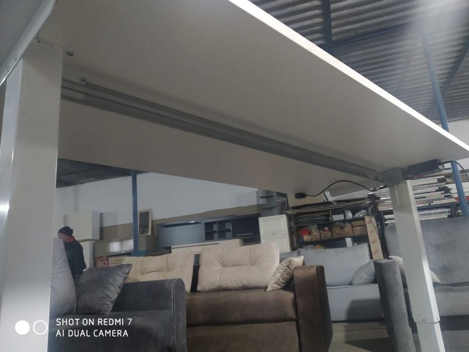 Стіл компьютерний підьомний 1.6 м