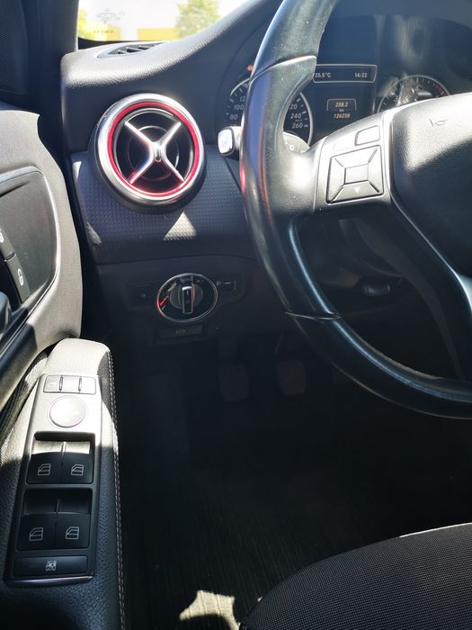 Mercedes classe A 180d cinzento Económico Gasóleo