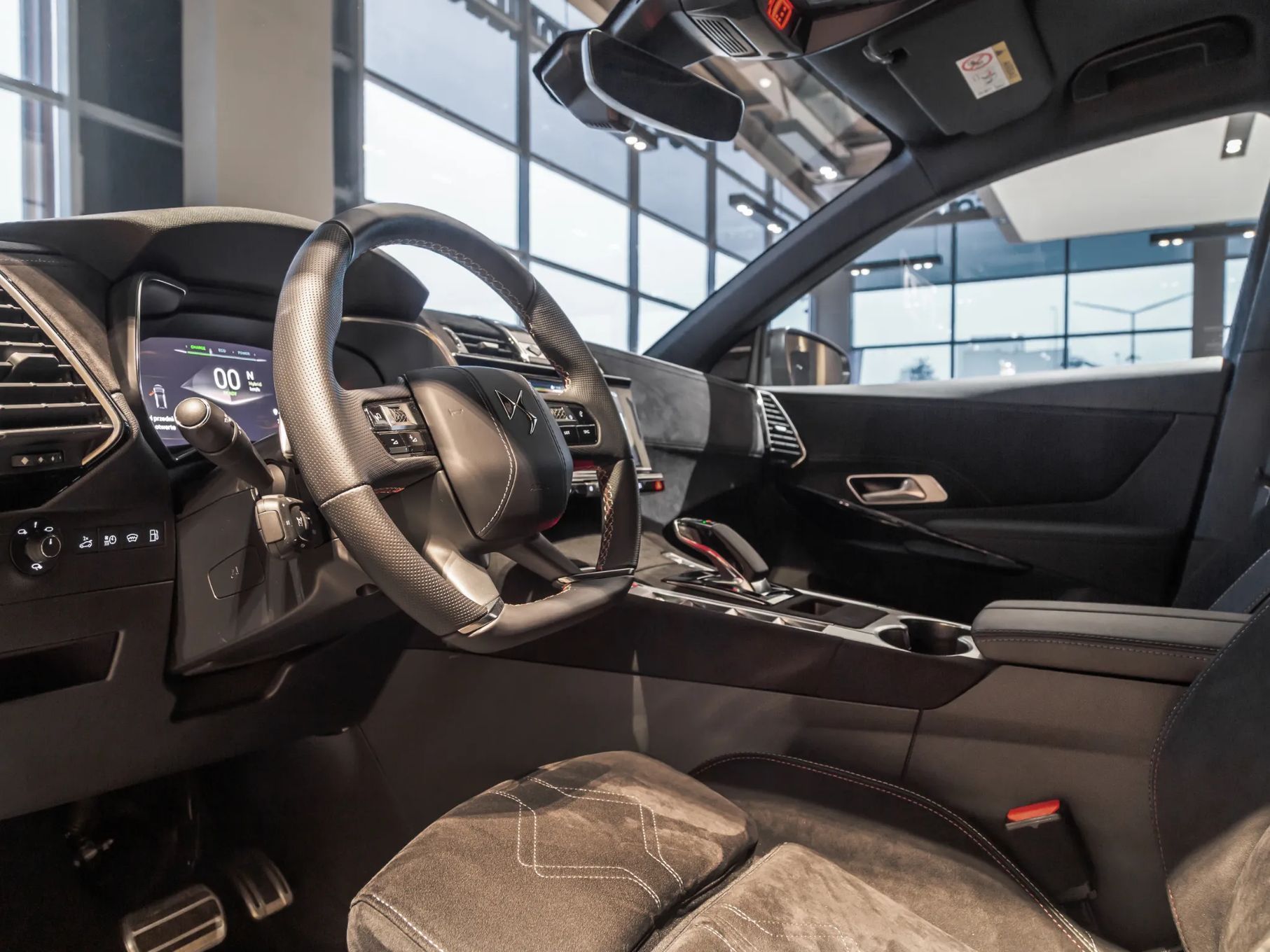 DS Automobiles DS 7 Crossback DS Automobiles DS 7 Crossback 1.6 E-Tense 4x4 Performance Line +