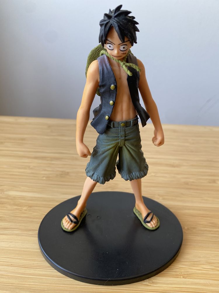 Action Figures One piece/Naruto Zoro Luffy