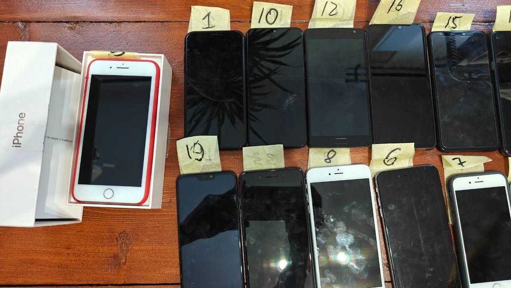 Продам лот телефоні планшетів або поштучно