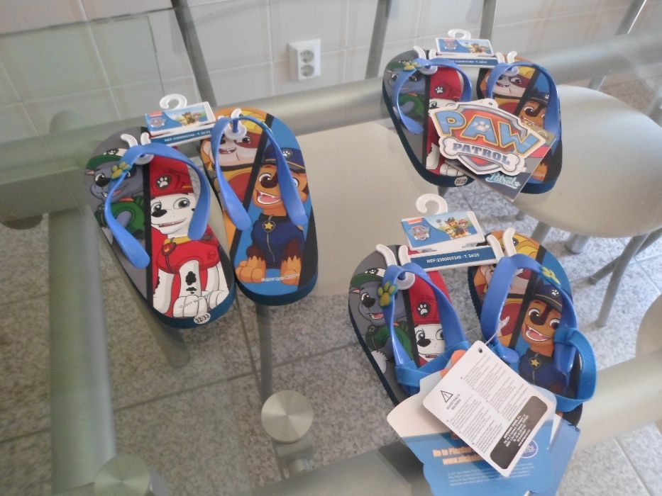 3 pares de chinelos para criança novos com etiqueta