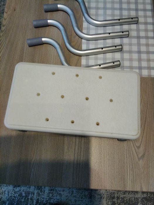 Ławeczka do wanny z regulacją Ava 853