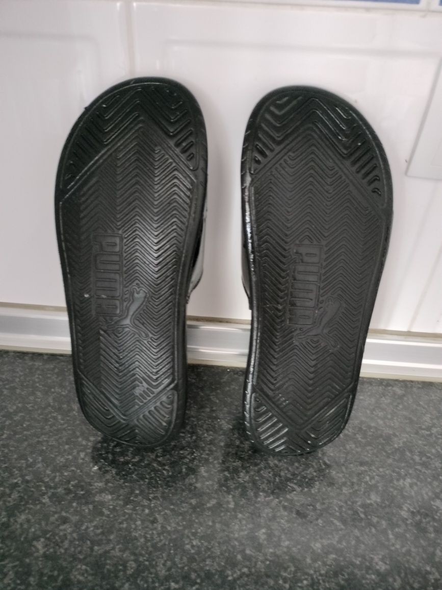 Chinelos Puma pretos