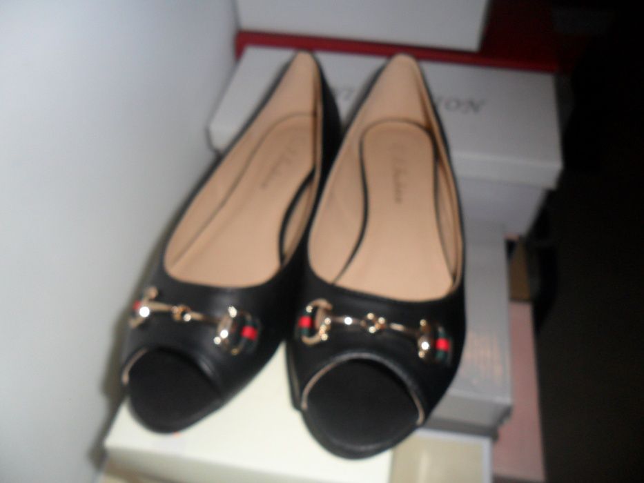 Sapatos abertos novos, tam.37