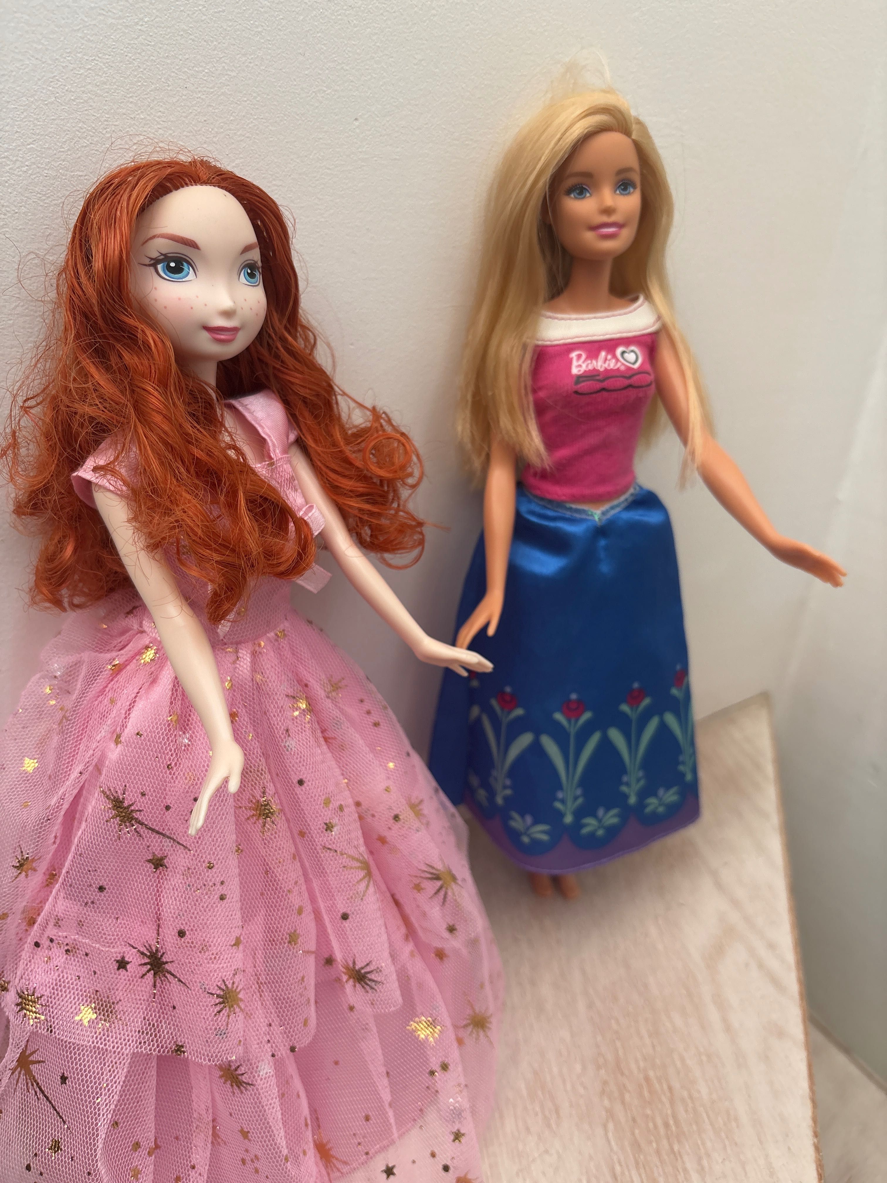 2 Bonecas Barbie e Princesa Mérida