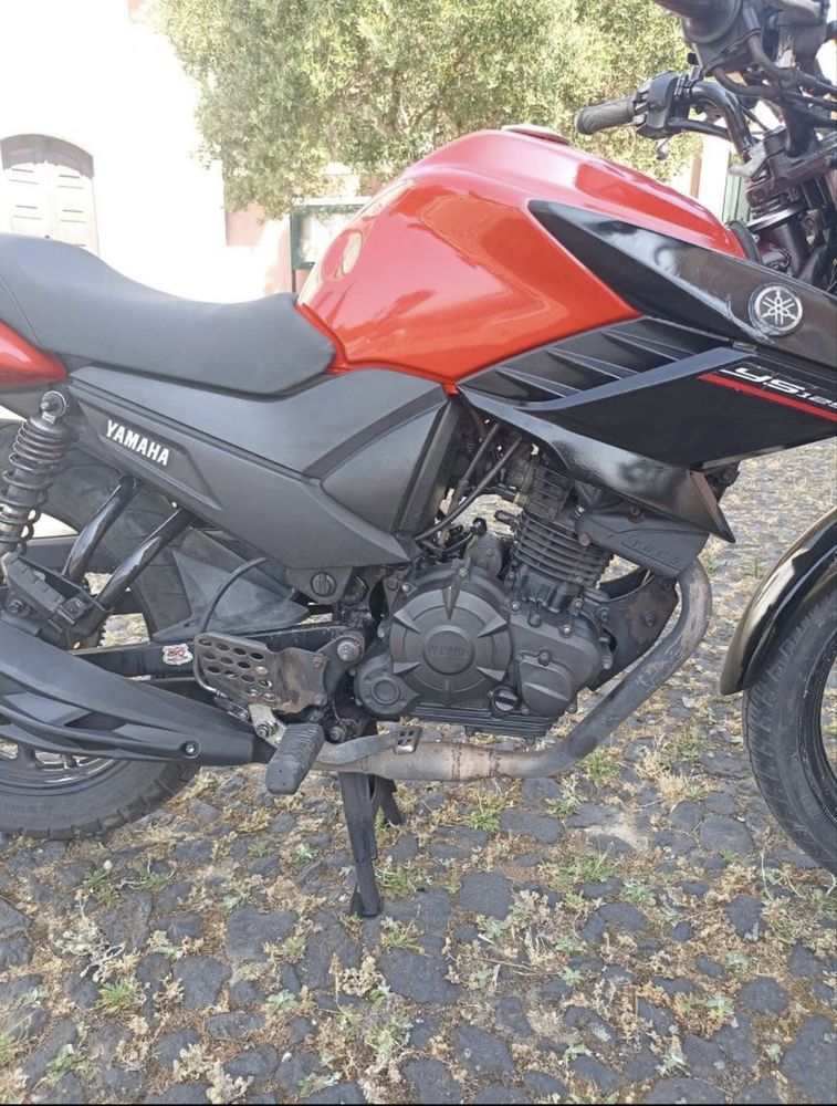 Vende-se moto Yamara 2019