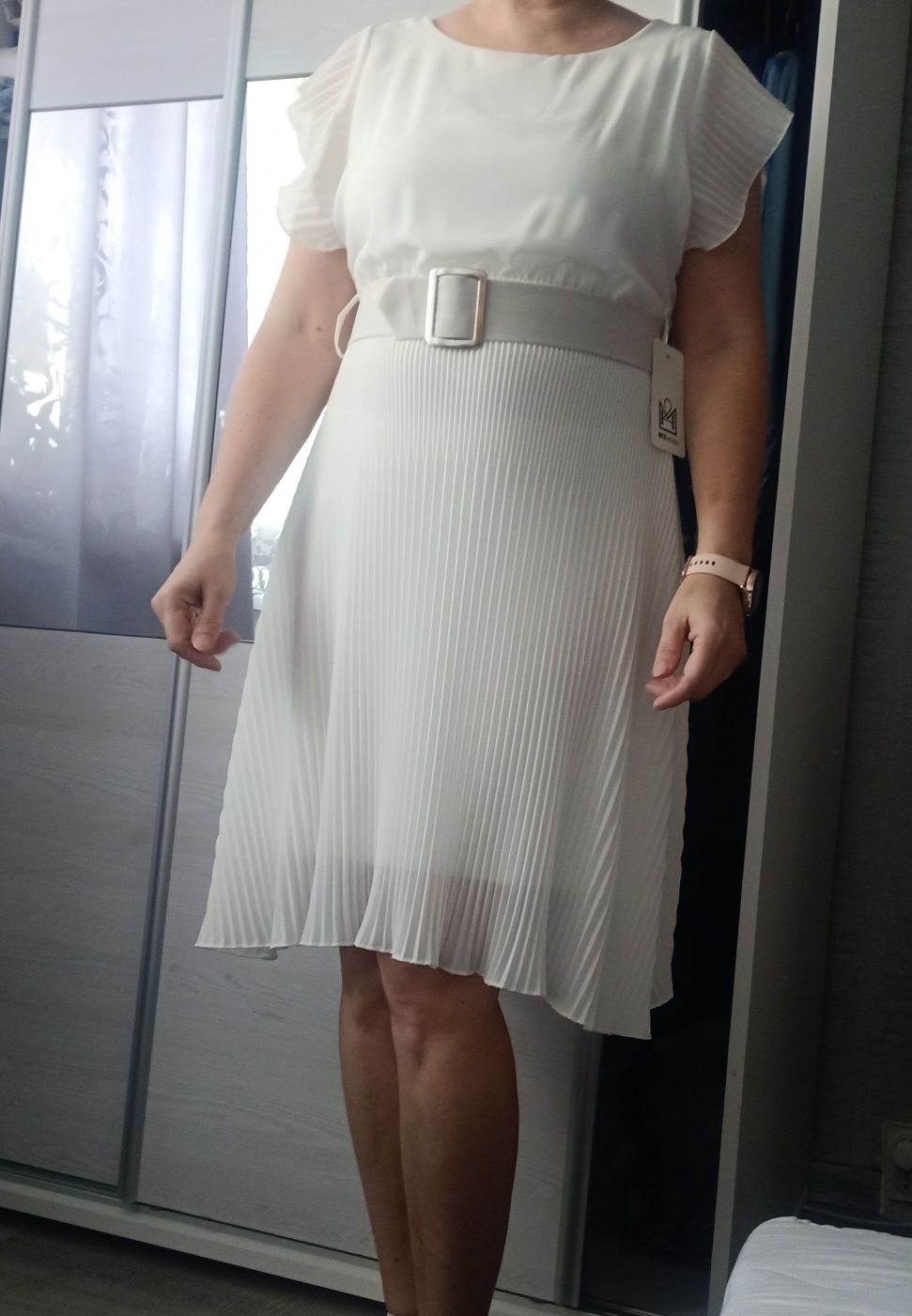 Sukienka biała plisowana
