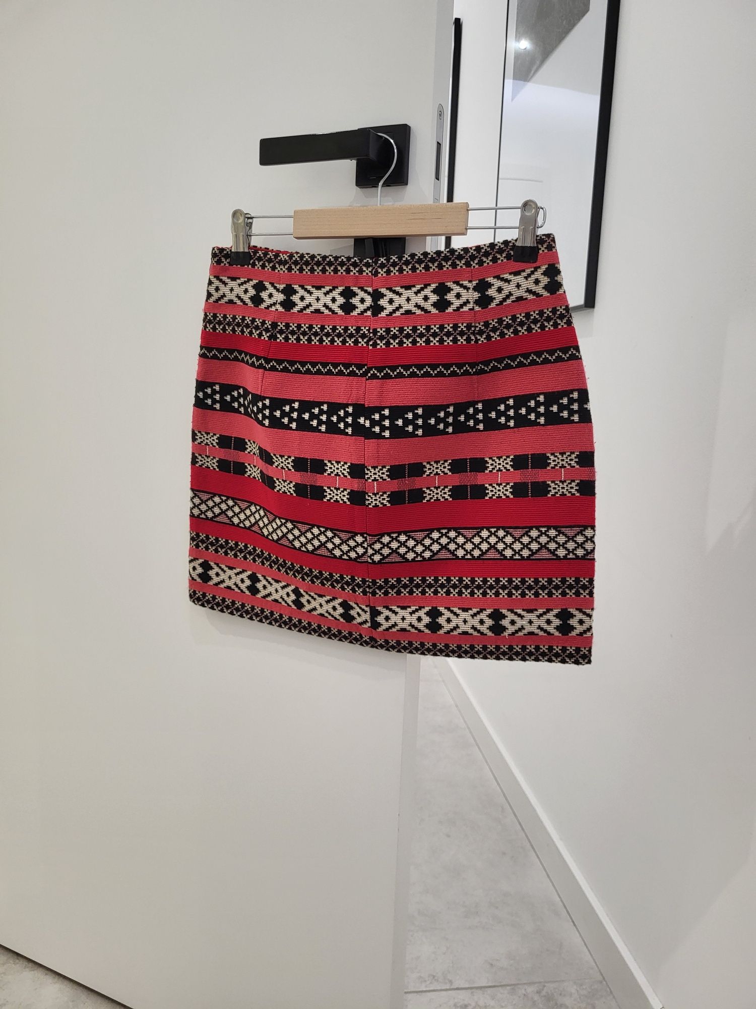 Spódnica mini Zara 38 M kolorowa krótka bandażowa poszukiwana aztec