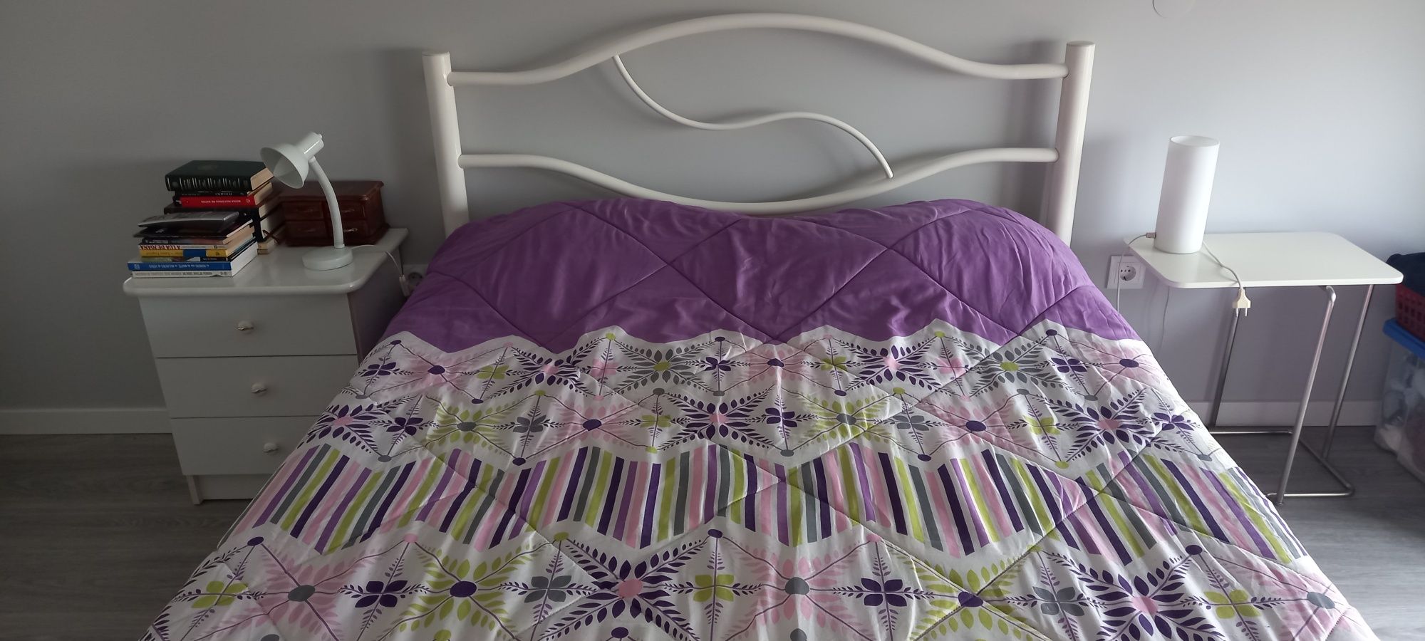 Cama de ferro branca