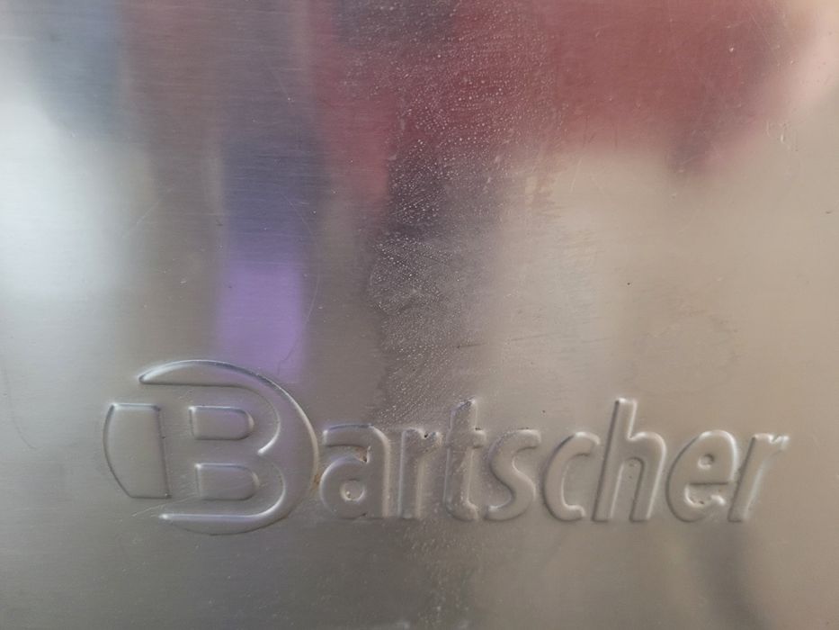 Електроплита на чотири конфорки для кафе. столовой.