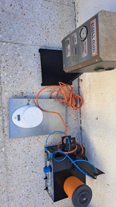 Equipamento de dosagem e aplicação de resina