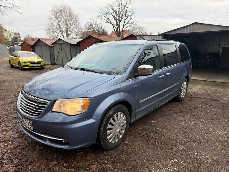 Chrysler Town & Country Chrysler Town and Country 3.6L 2012
