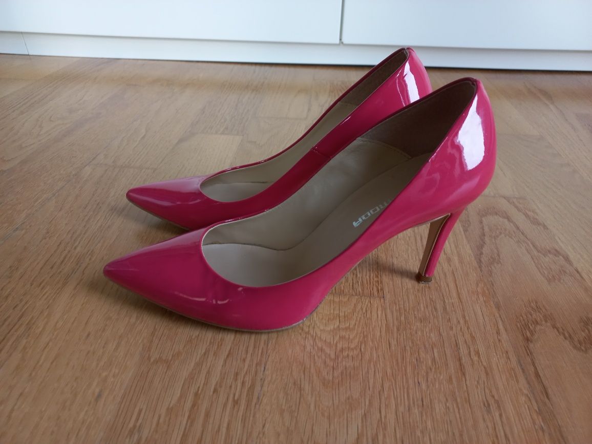 Lakierowane szpilki Prima Moda