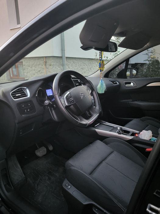 Продаю свій Citroën C4 2014 року випуску з надійним дизельним двигуном