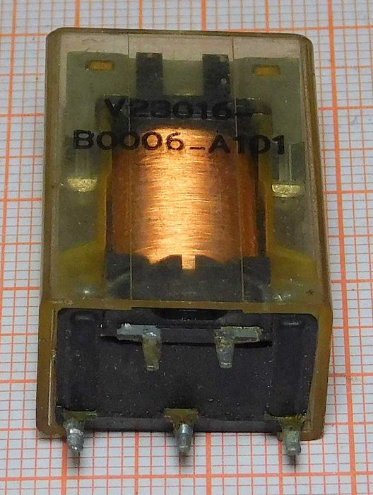 Przekaźnik 24V V23016 B0006 A101 SIEMENS [0A5]15