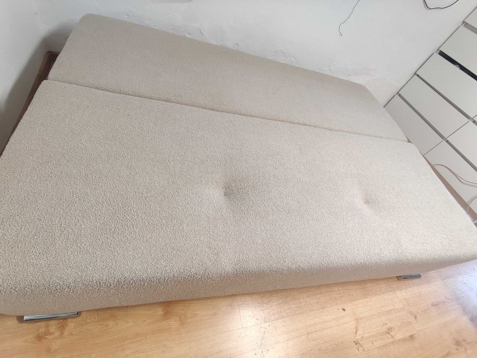 kanapa, sofa rozkładana bukla beż