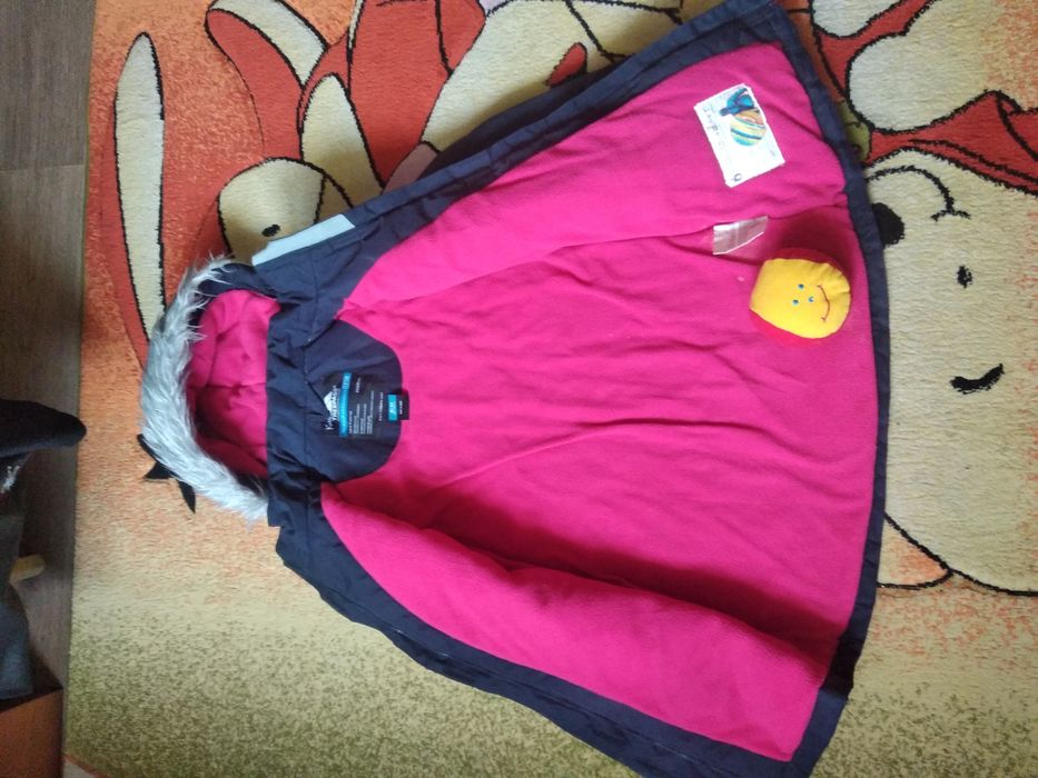 Пальто зимове на 9-10 років