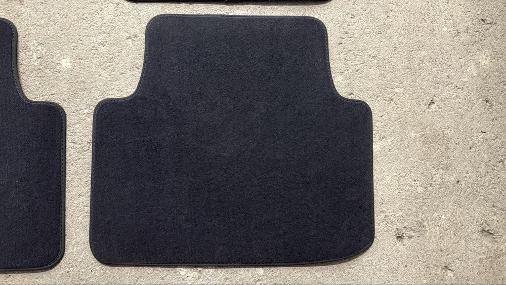 Nowe dywaniki welurowe czarne VW Volkswagen Passat B8 Oryginalne