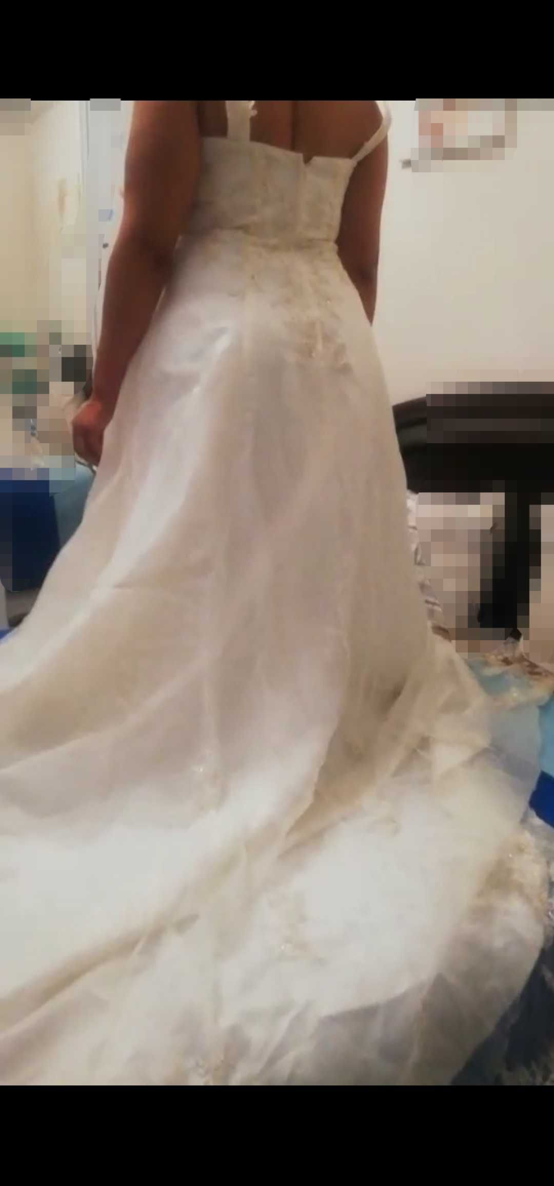 Vestido de Noiva com Renda e Pérolas – Ótimo Estado!