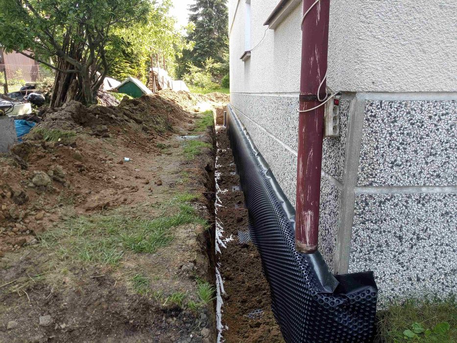 Izolacja fundamentów  |  Osuszanie  |  Odwodnienie  |  Drenaż  | Rynny