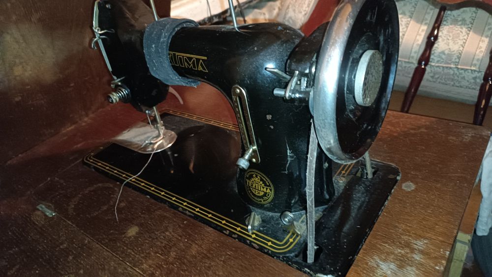 Швейна машина textima