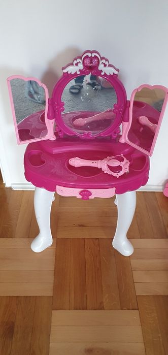 Toaletka dla dziewczynki