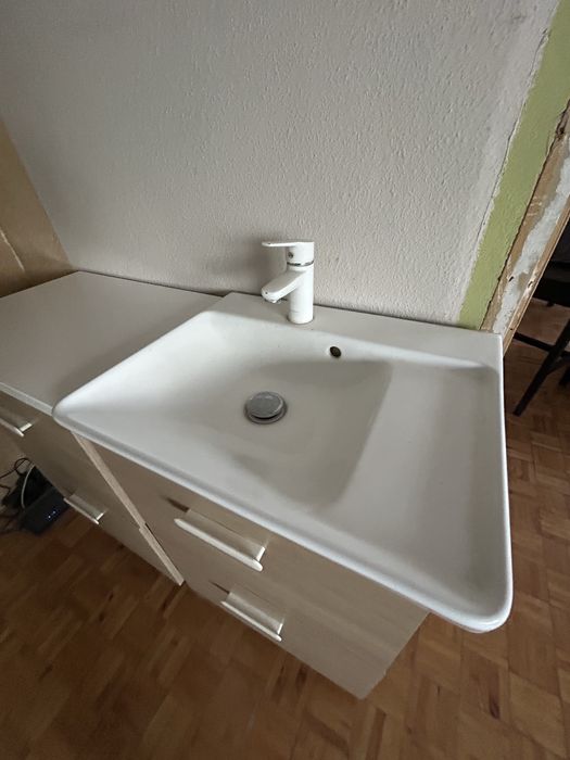 Szafki łazienkowe 2x40 z umywalka, kranem - komplet z syfonem i wężami