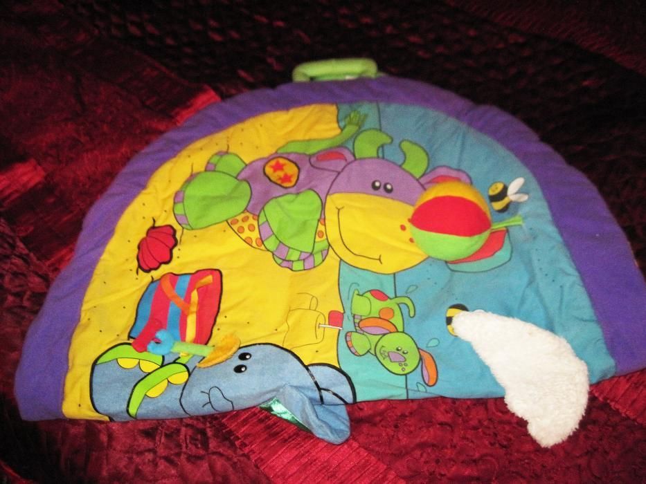 Продам детский развивающий коврик TOLO