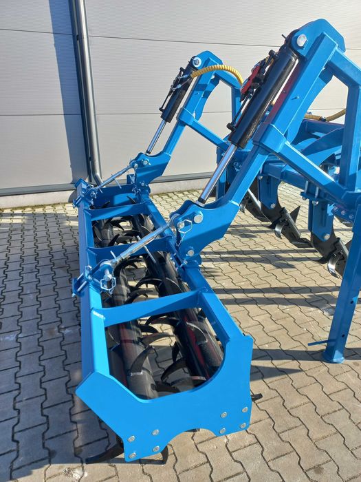 Głębosz pług dłutowy Agripol Grizzly 300 agregat podorywkowy bezorkowy