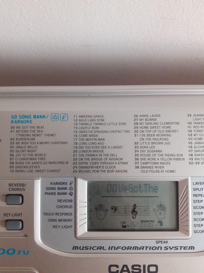 Sprzedam syntezator Casio LK 300 TV  z funkcią karaokie
