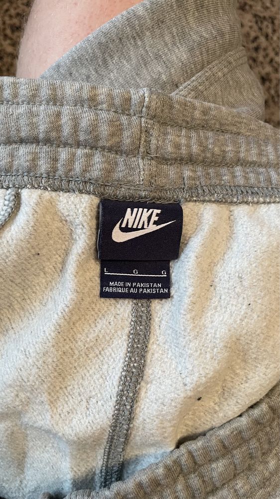 Продам спортивные штаны Nike
