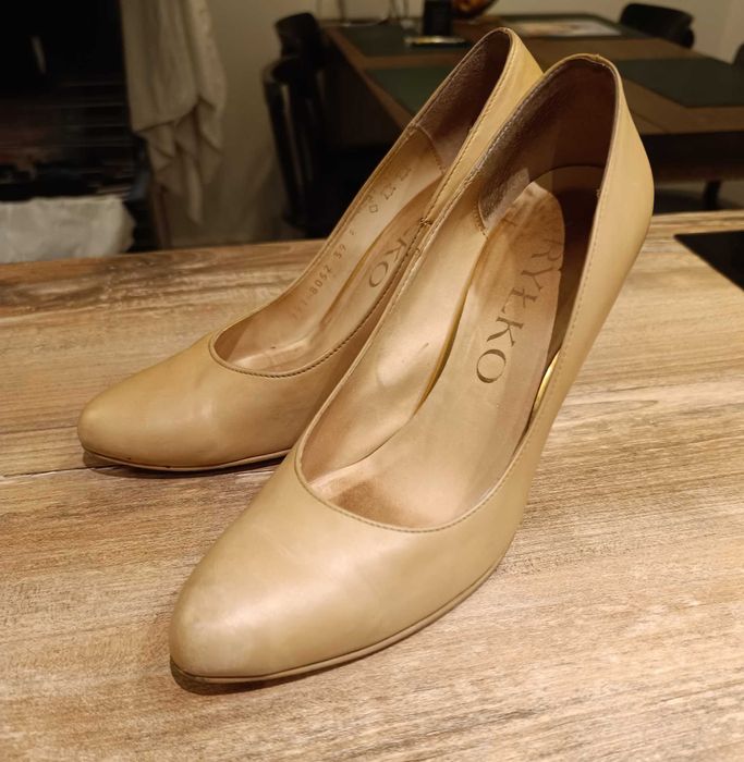 Czółenka na obcasie skórzane Ryłko r.39