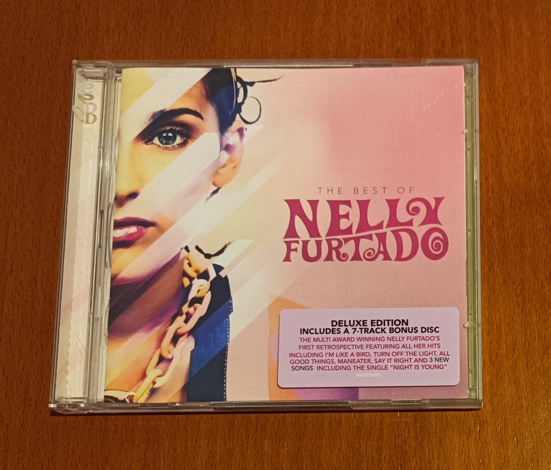 CDs Cesária Évora, Rodrigo Leão, Jazz Ladies e Nelly Furtado.
