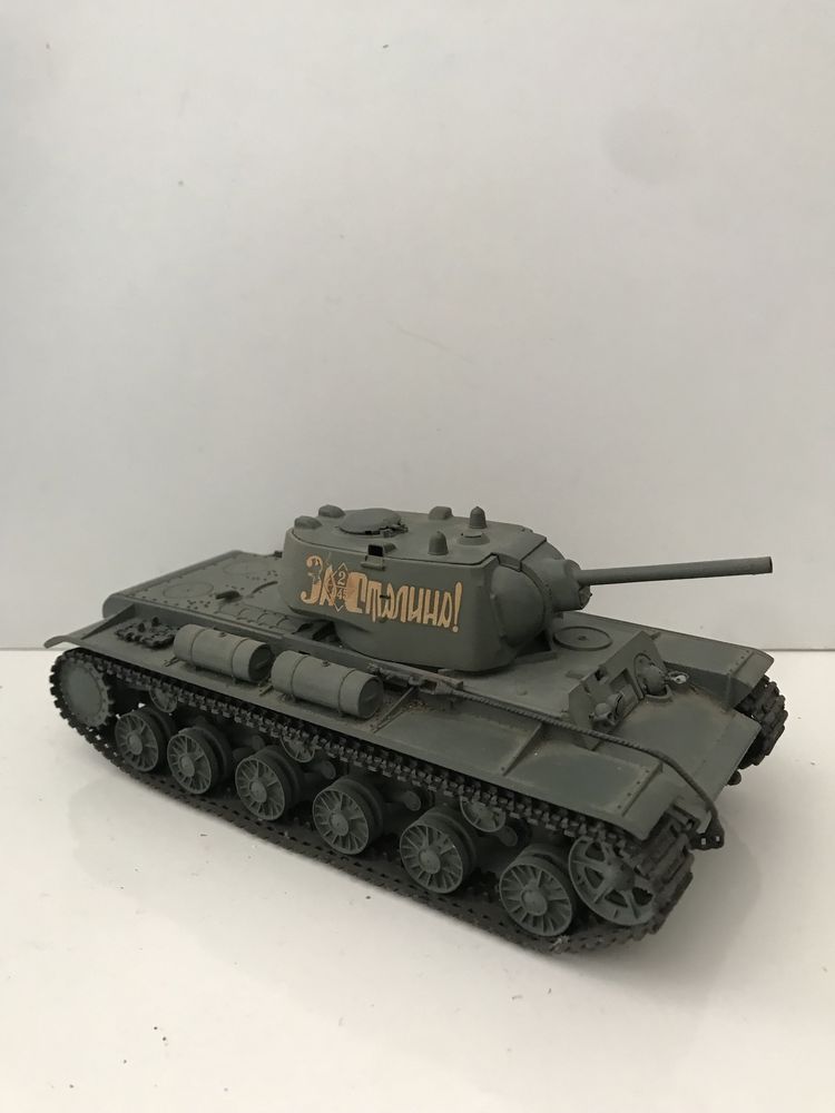 Tanque Soviético KV 1 maquete Tamyia 1/35