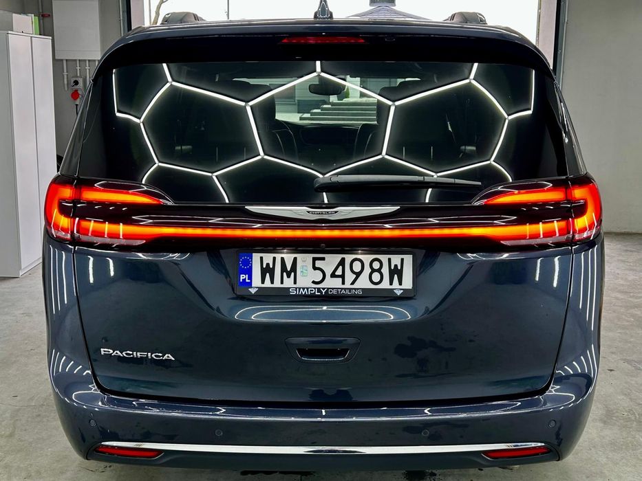 Wypożyczalnia wynajem samochodów bus- 8/9 osobowe, VIP