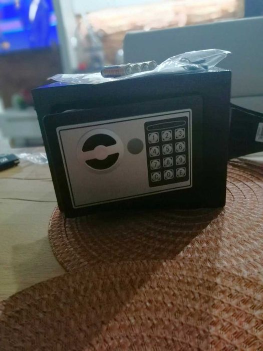 Sejf Domowy Ścienny Kasa Pancerna Stalowy Szyfr Zamek Elektroniczny