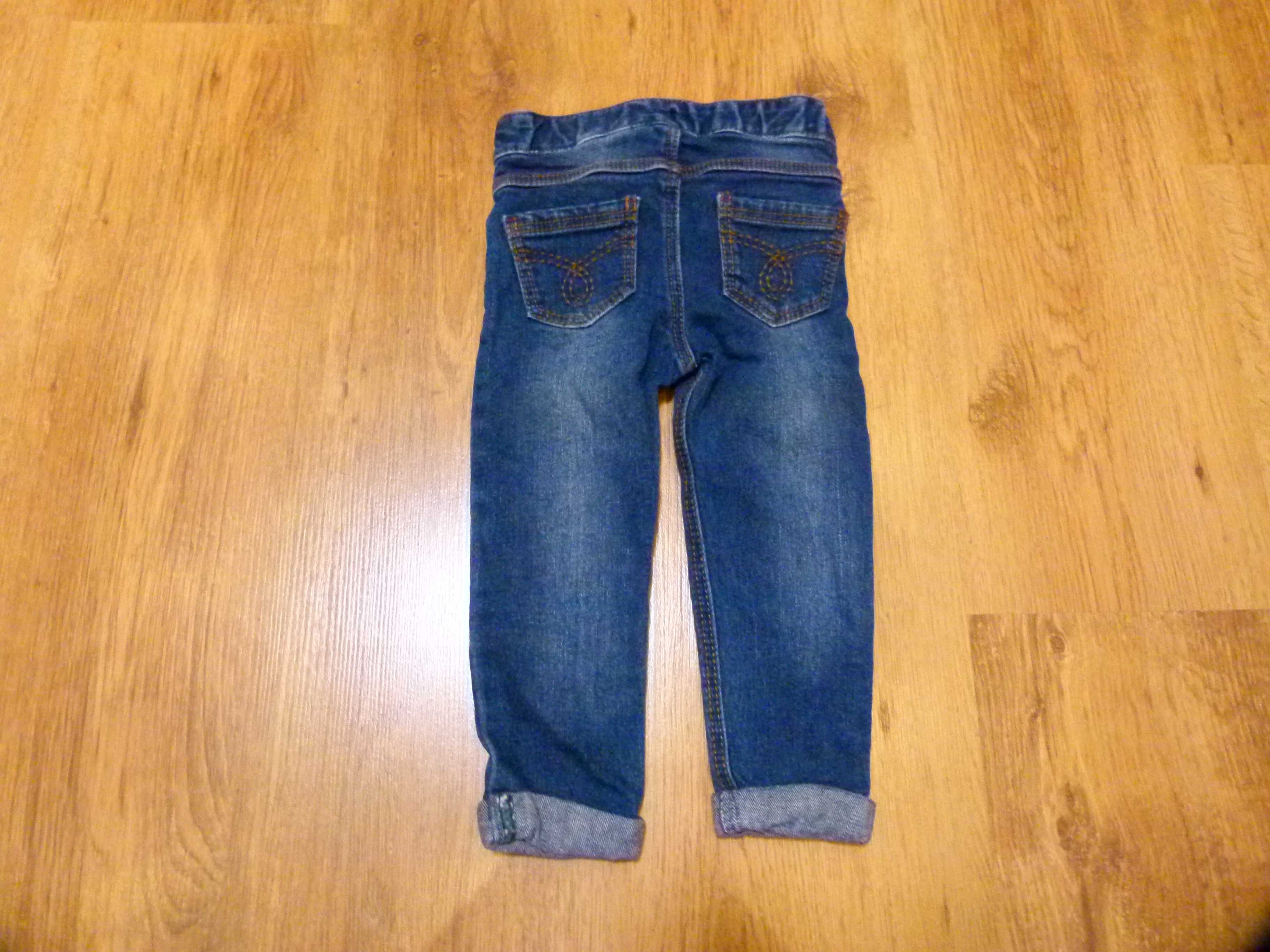 rozm 86 F&F spodnie jeans z łatami