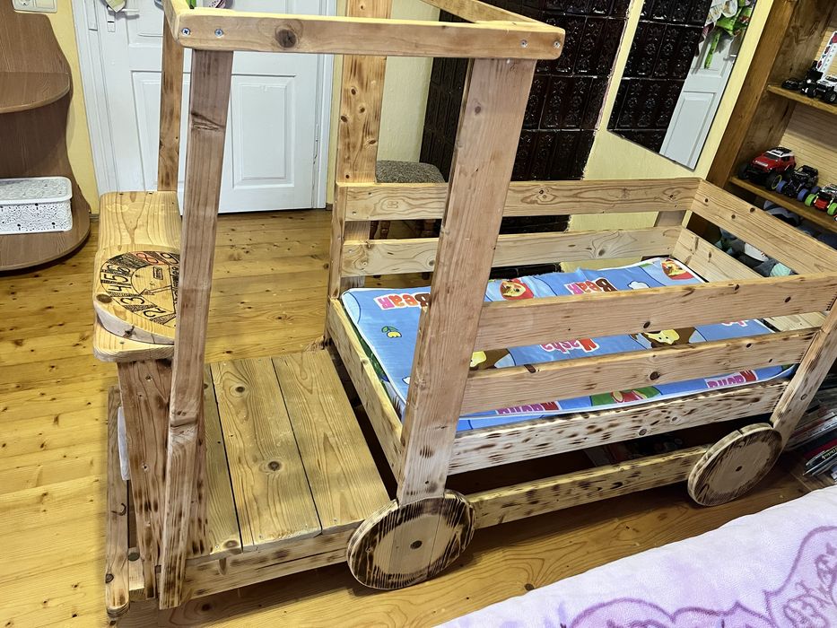 Ліжко дитяче машинка