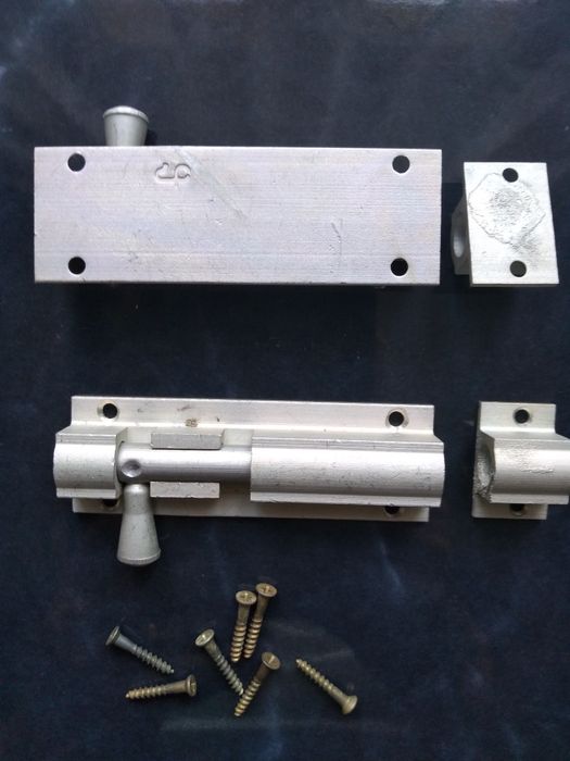 Zasuwki do drzwi , szafek , bramek. 4 szt.