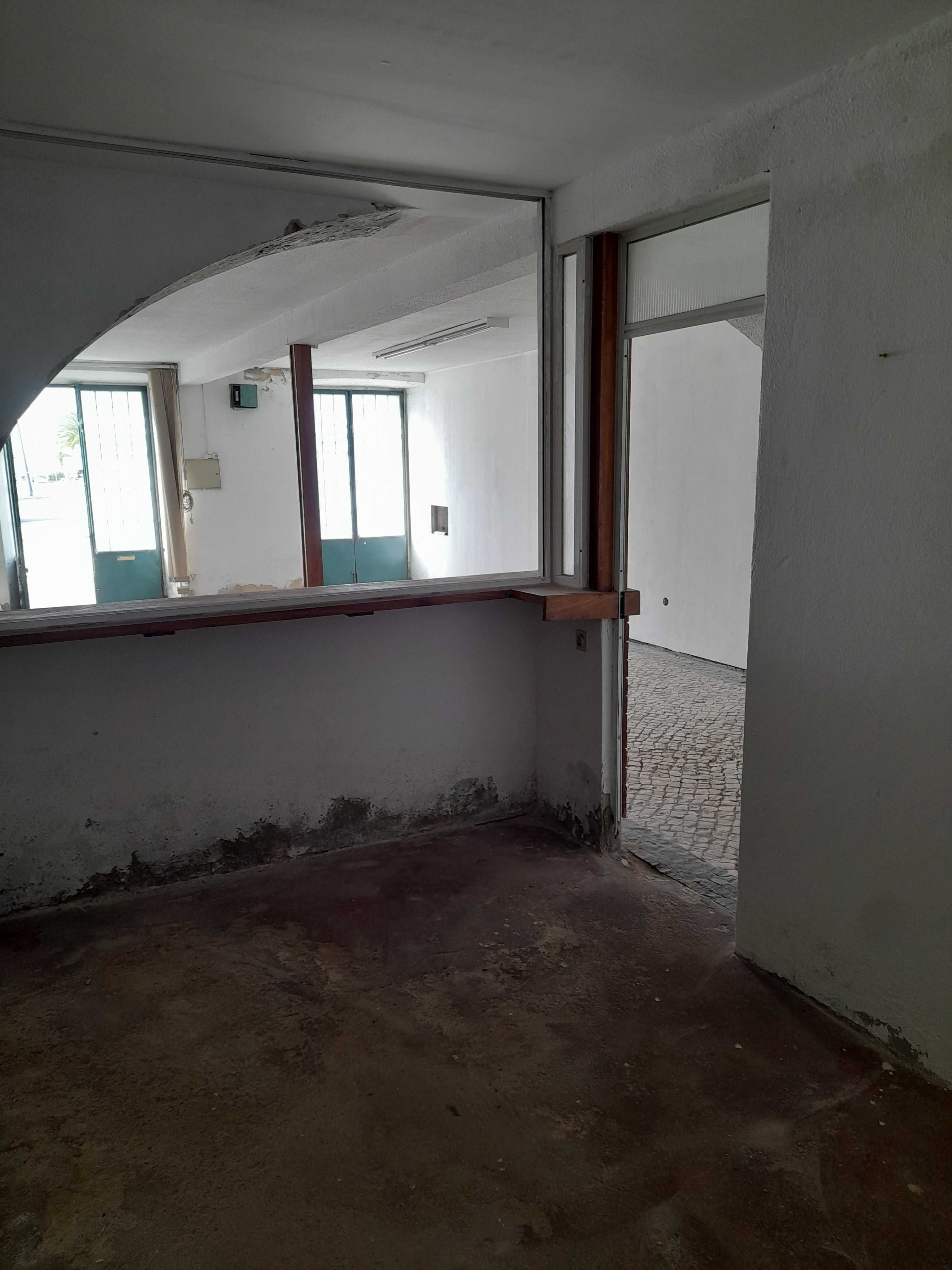 Arrenda-se LOJA para COMÉRCIO - Av Luísa Todi- 60m2