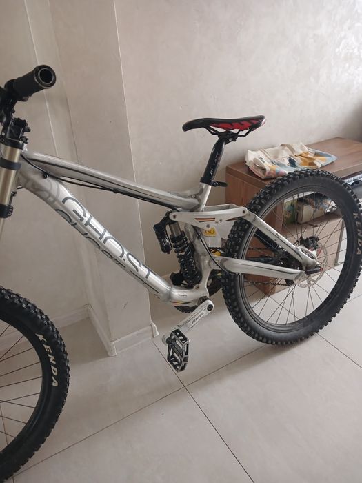 Ghost DH9000 опис