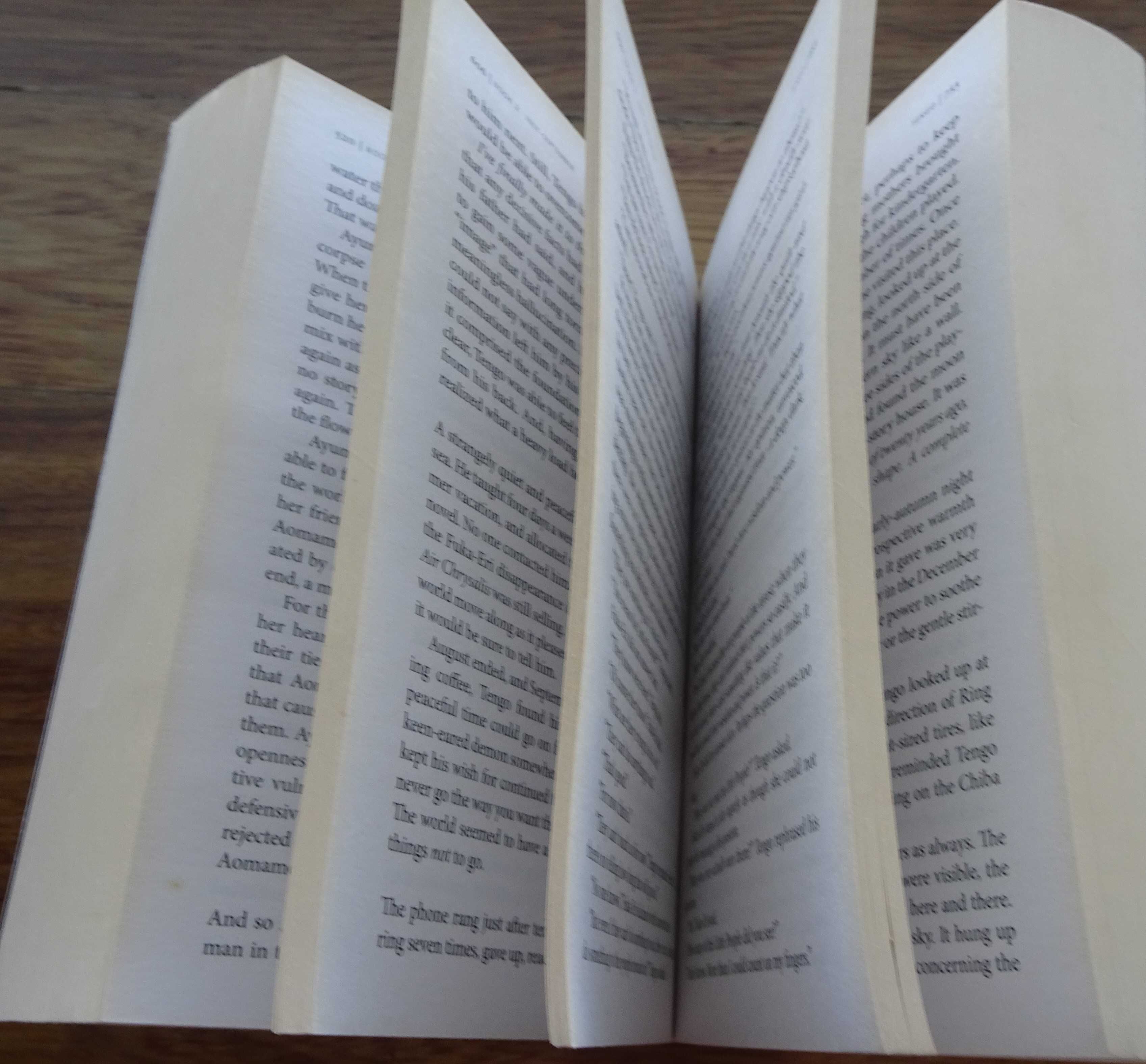 1Q84 de Haruki Murakami (em Inglês com 1318 Páginas)