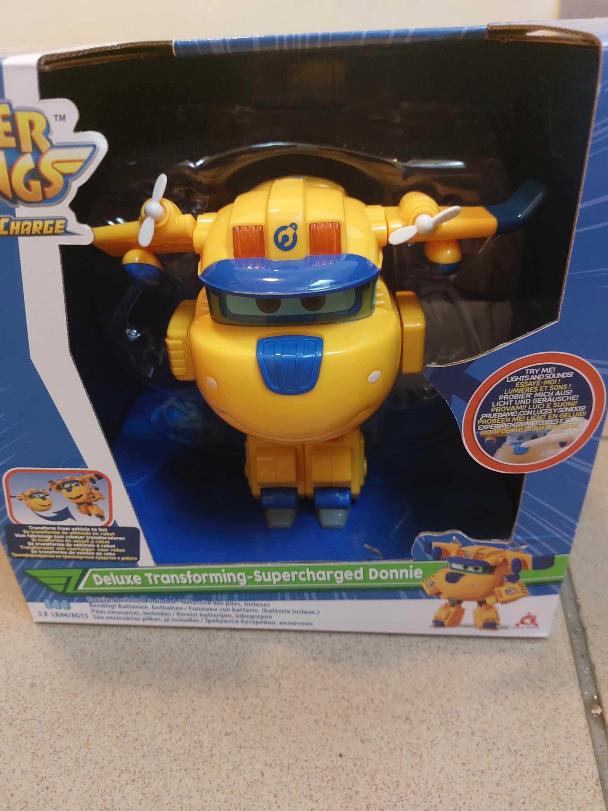 Figurka transformująca Super Wings Deluxe Donnie 740432