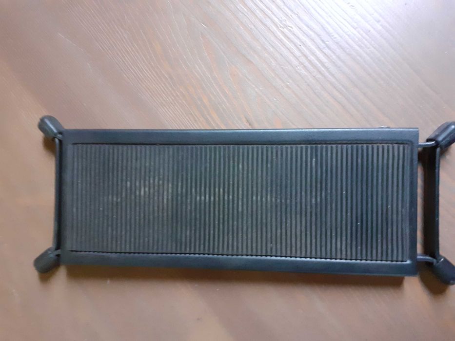 Metalowy regulowany podnóżek gitarowy do gitary podstawka pod nogę