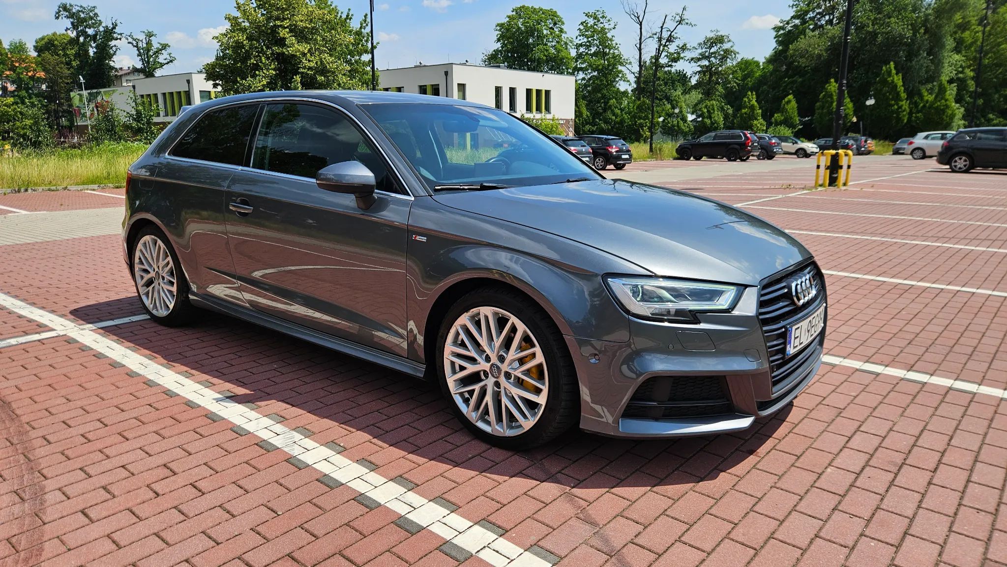 Audi A3 Audi A3 8V polift Daytona grey drive select asystent parkowania s-line