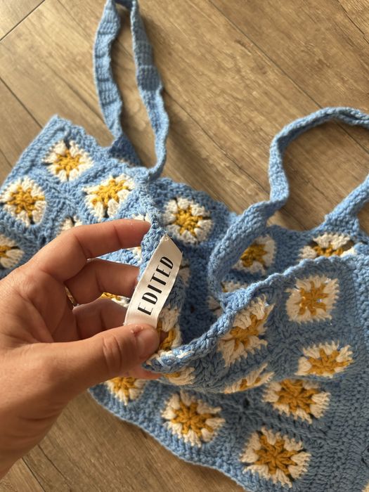 Ażurowy top w rozmiarze L