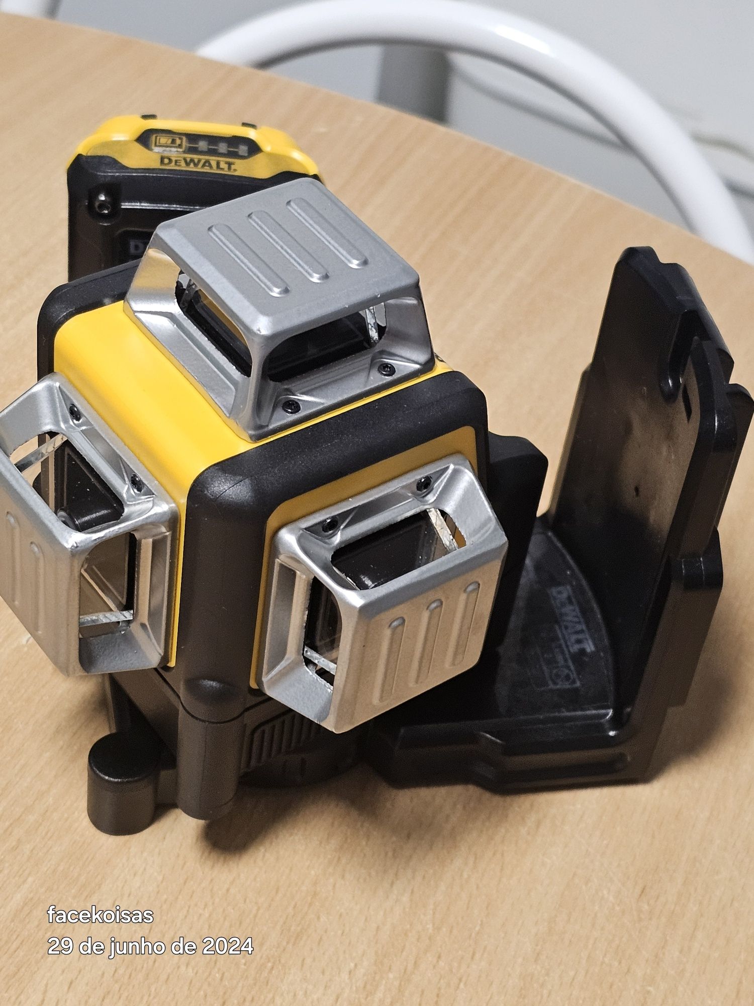 Nivel laser Dewalt 12 linhas