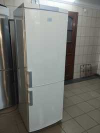 Холодильник з морозилкою AEG